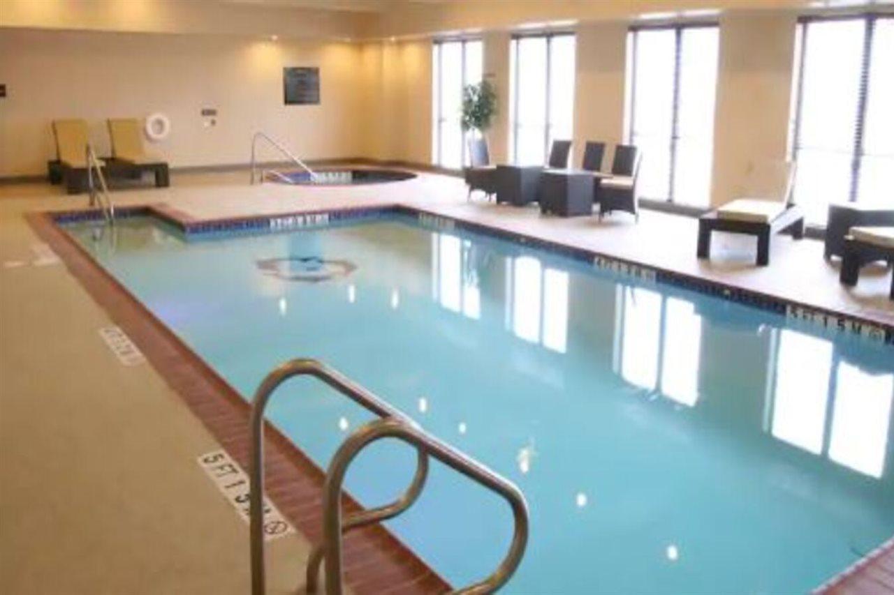 Hampton Inn & Suites Бастроп Екстериор снимка