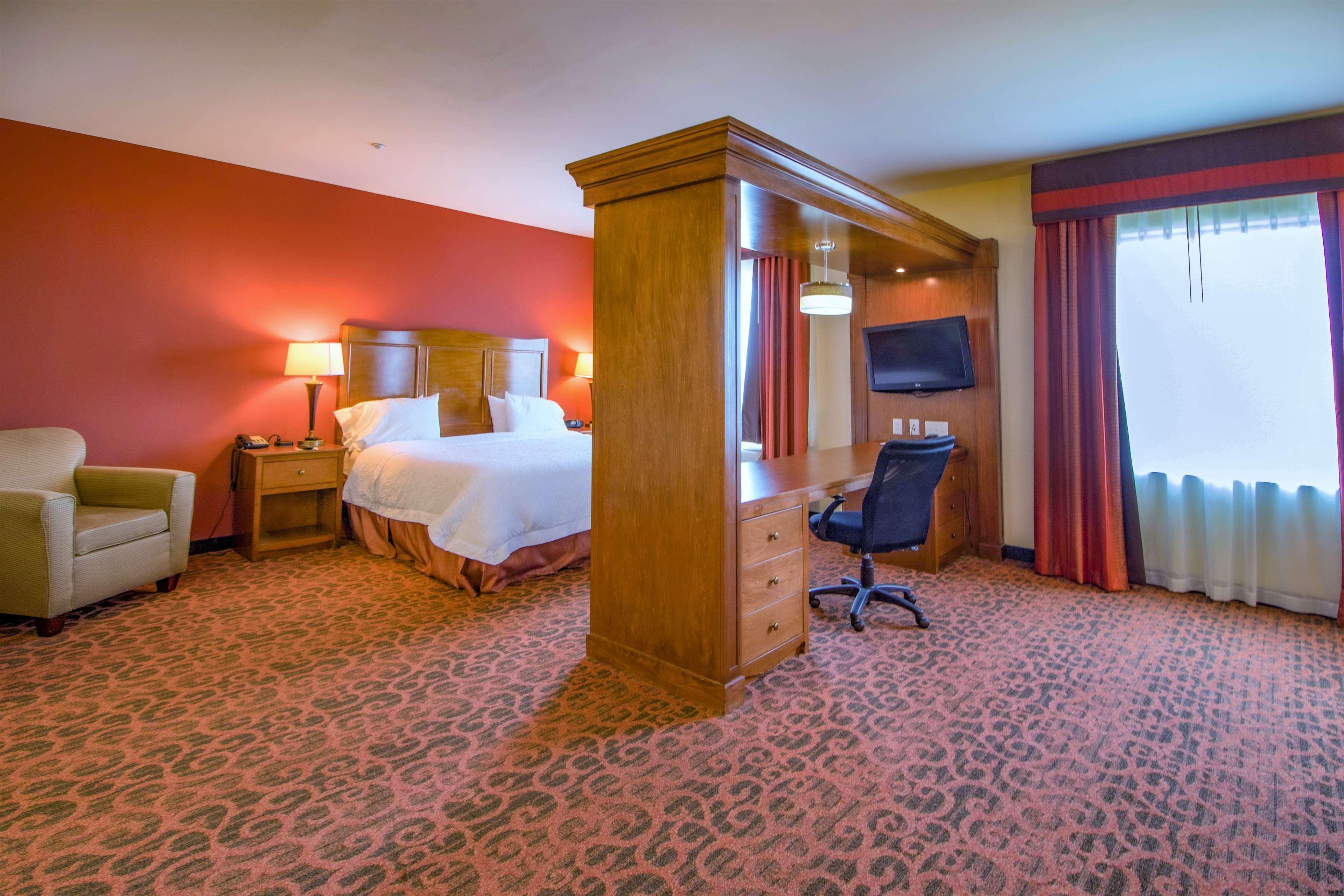 Hampton Inn & Suites Бастроп Екстериор снимка