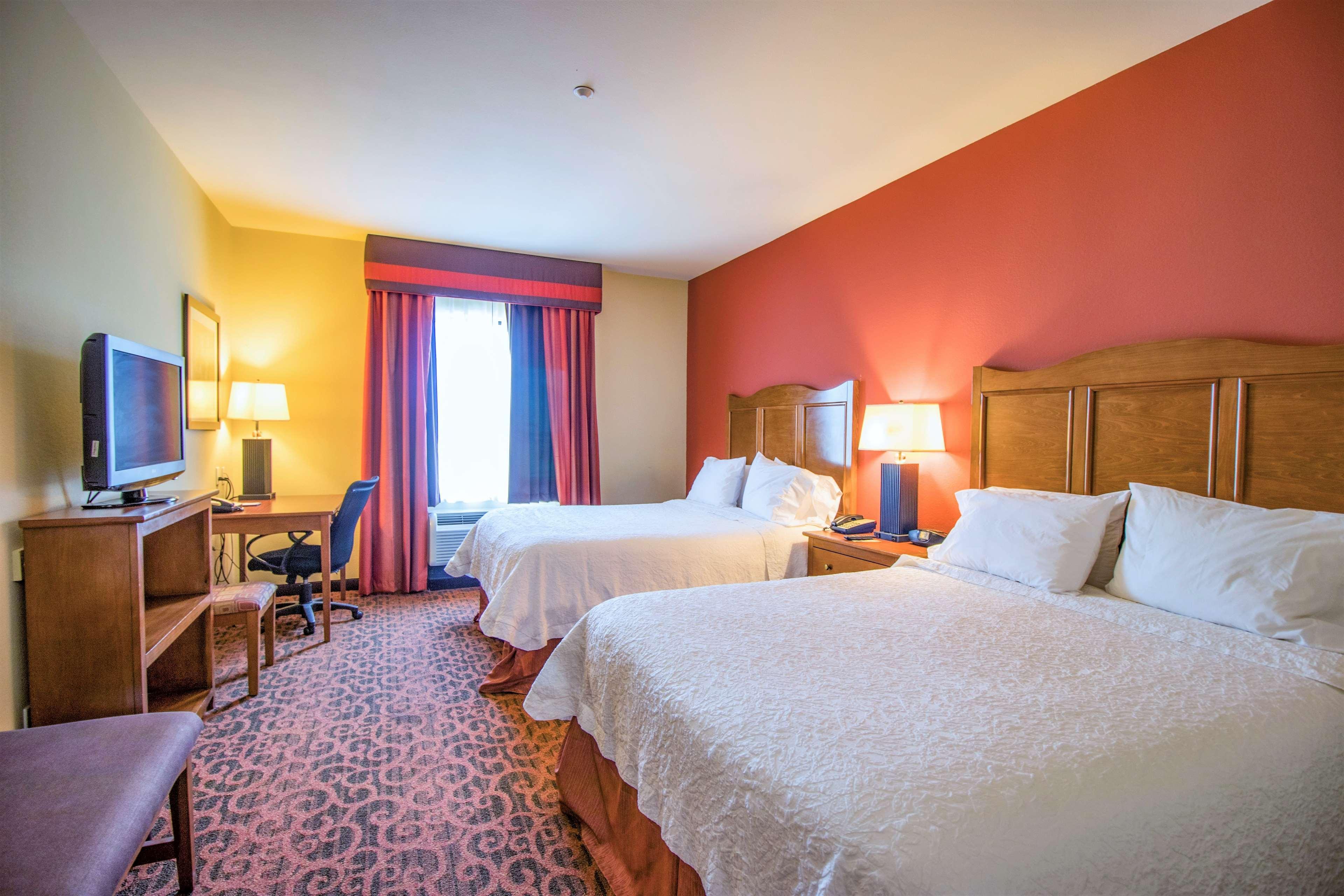 Hampton Inn & Suites Бастроп Екстериор снимка