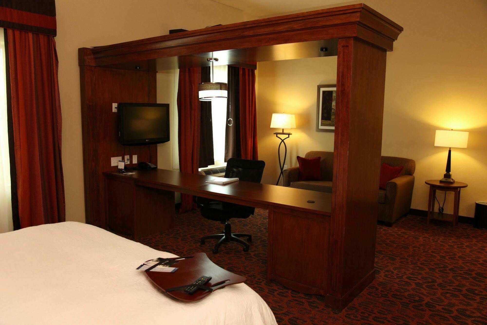 Hampton Inn & Suites Бастроп Стая снимка
